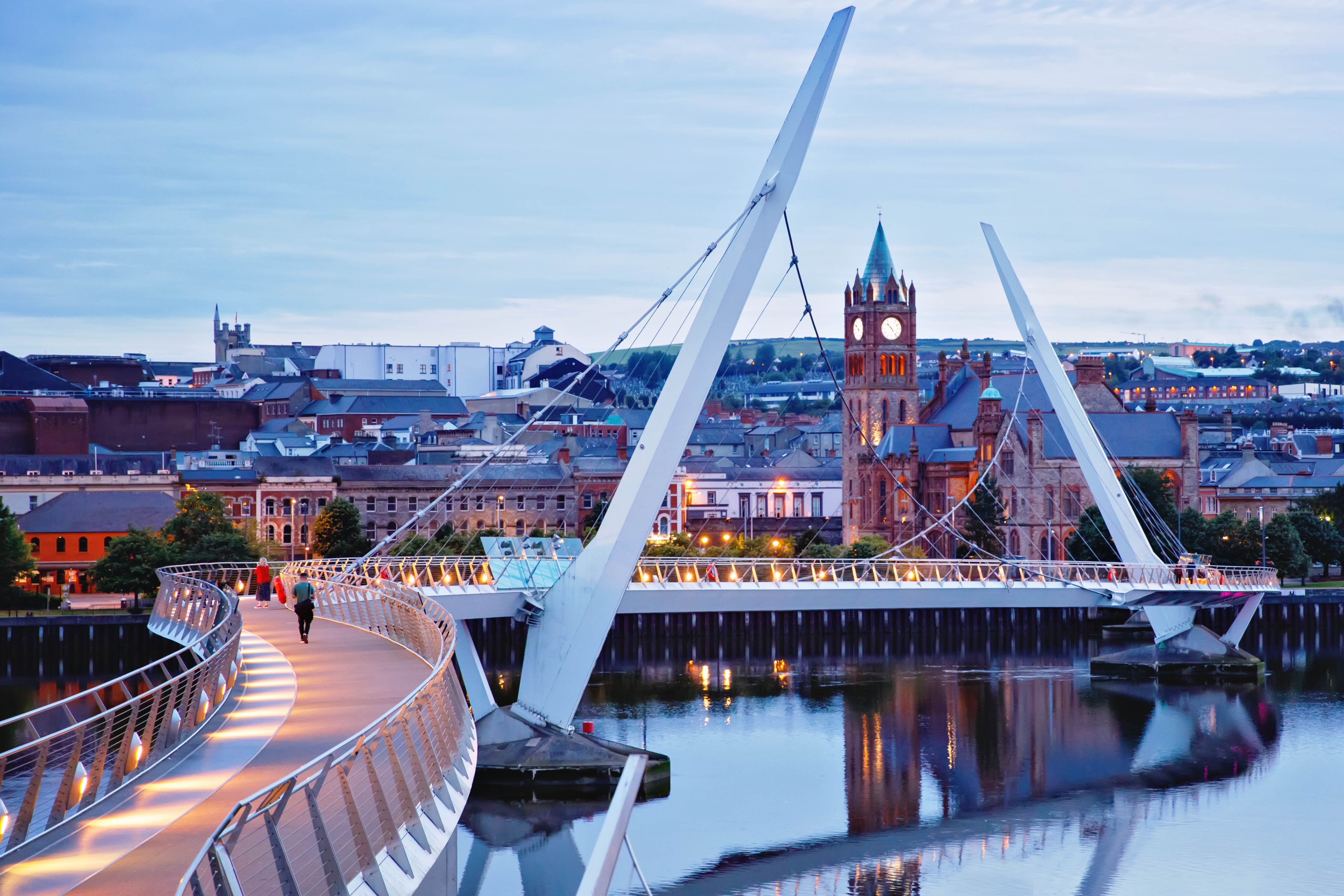 derry_peace_bridge_1_n8qmk6.jpg